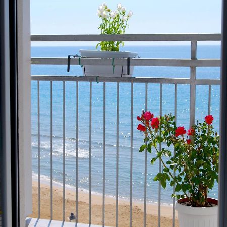 B&B Capo Rizzuto Fronte Mare Buitenkant foto