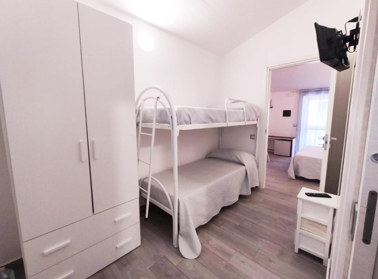 B&B Capo Rizzuto Fronte Mare Buitenkant foto