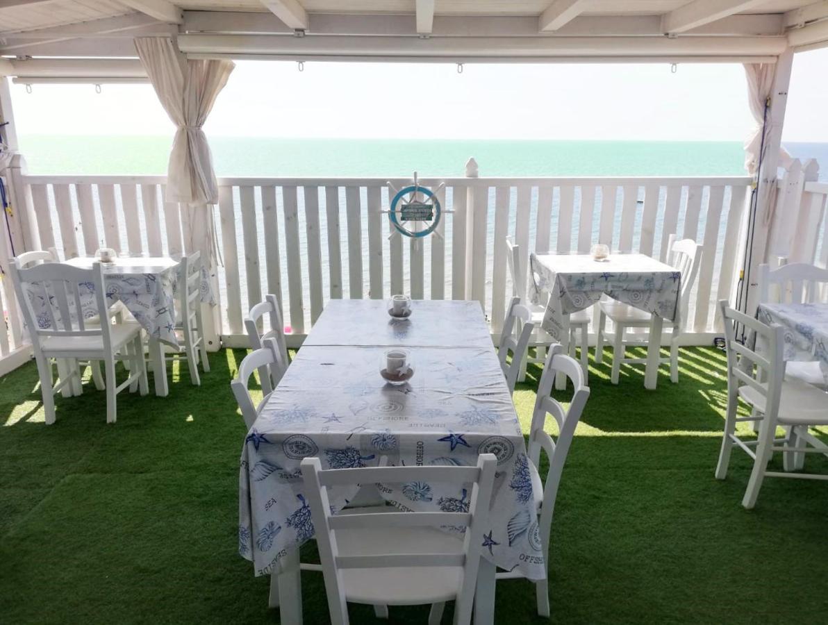 B&B Capo Rizzuto Fronte Mare Buitenkant foto