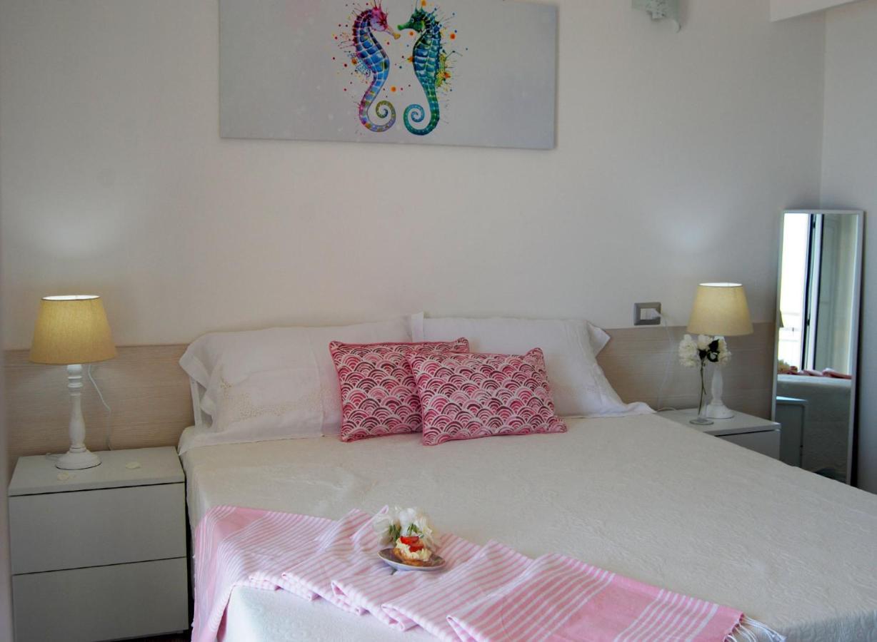 B&B Capo Rizzuto Fronte Mare Buitenkant foto