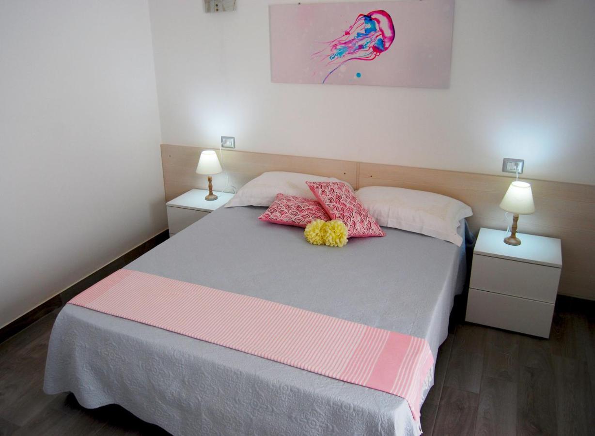 B&B Capo Rizzuto Fronte Mare Buitenkant foto