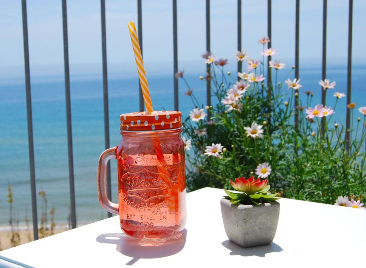 B&B Capo Rizzuto Fronte Mare Buitenkant foto